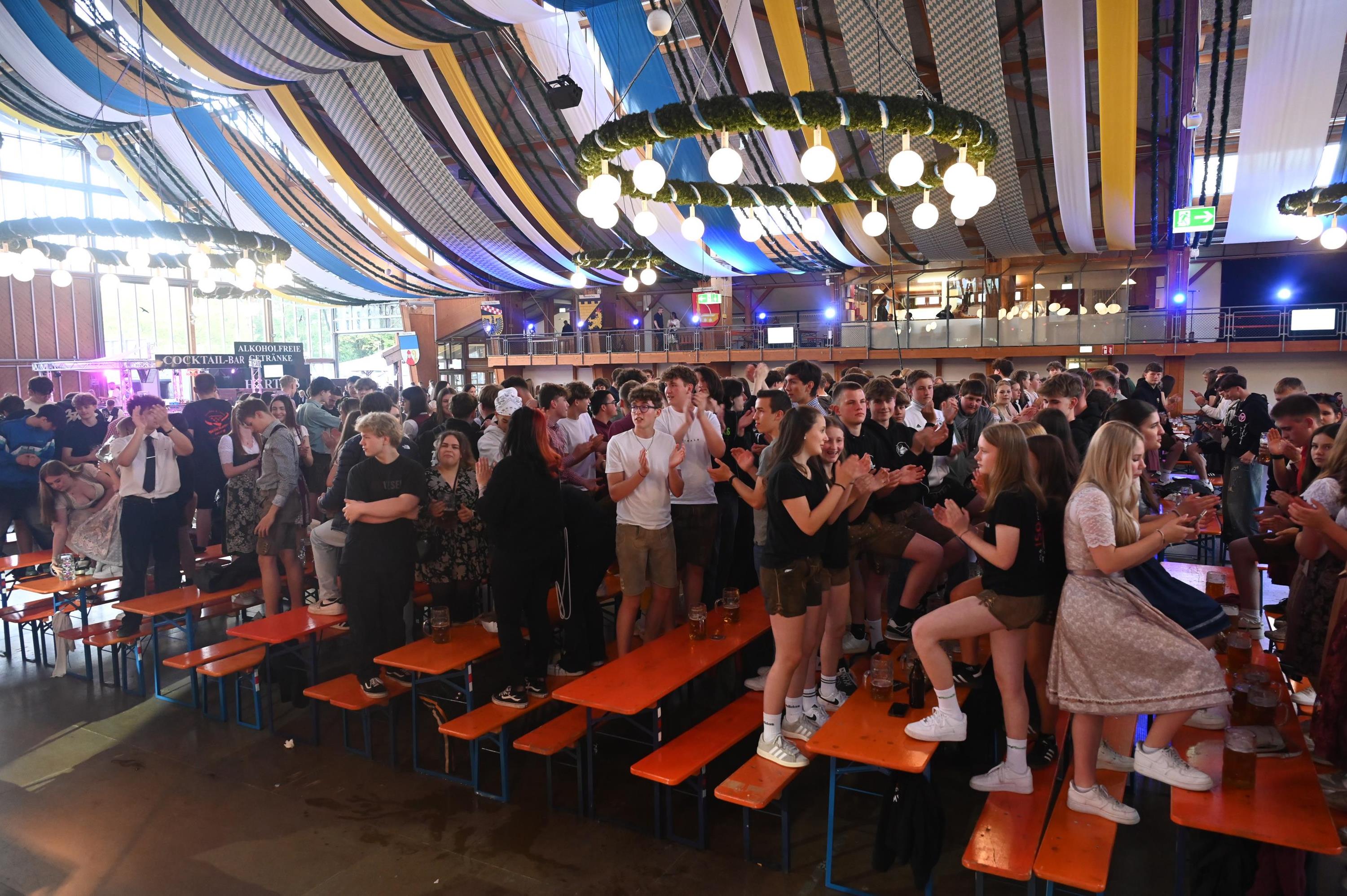 Frühlingsfest 2025 Bieranstich Mandel (11)