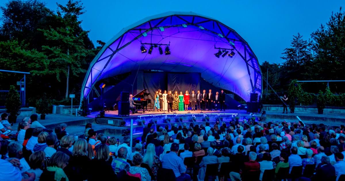 „Cabaret!“ bei der IMA findet Open Air in der Arena statt 08/25 | Stadt ...