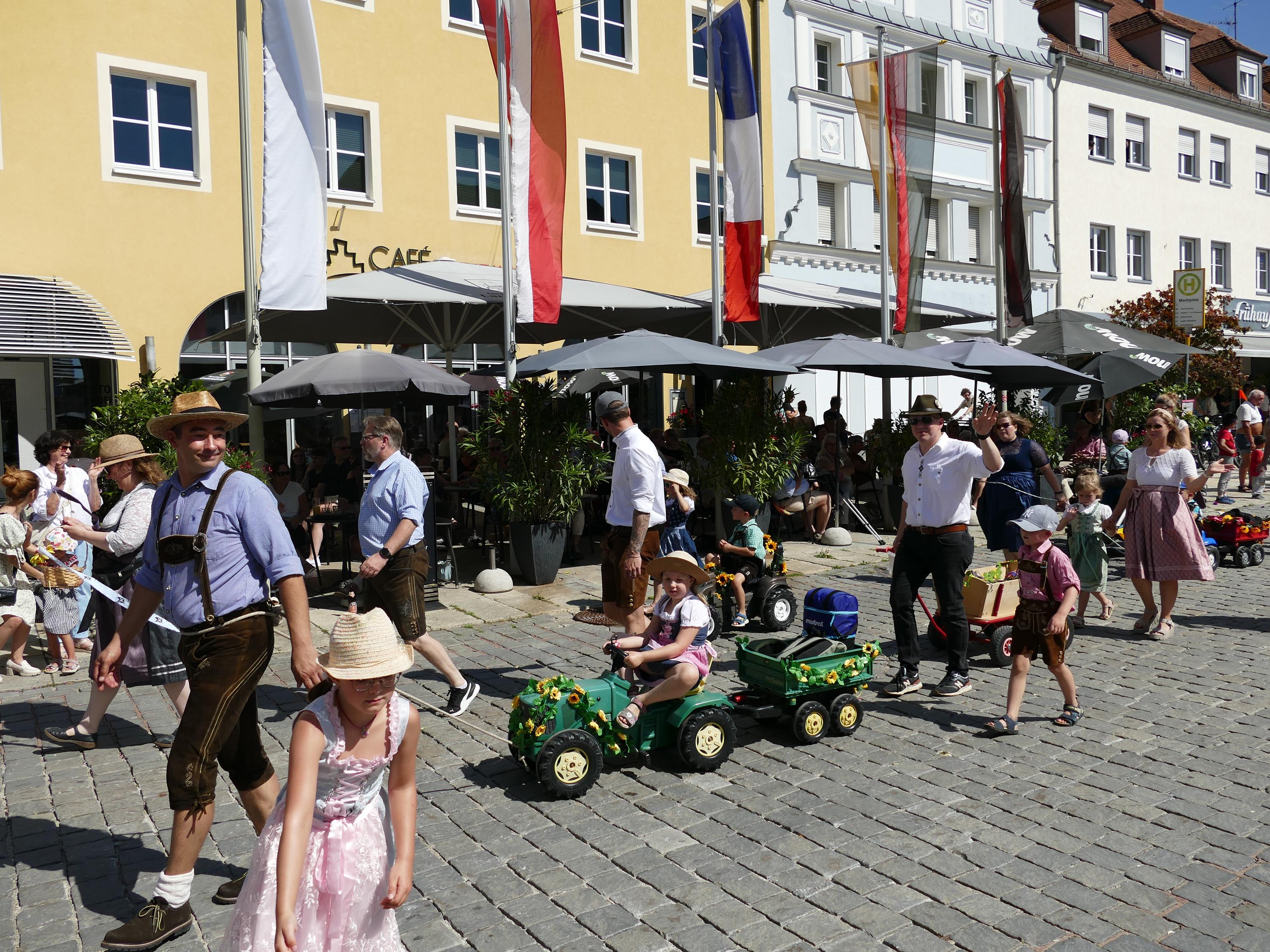 Impressionen Volksfestzug2025 (37)