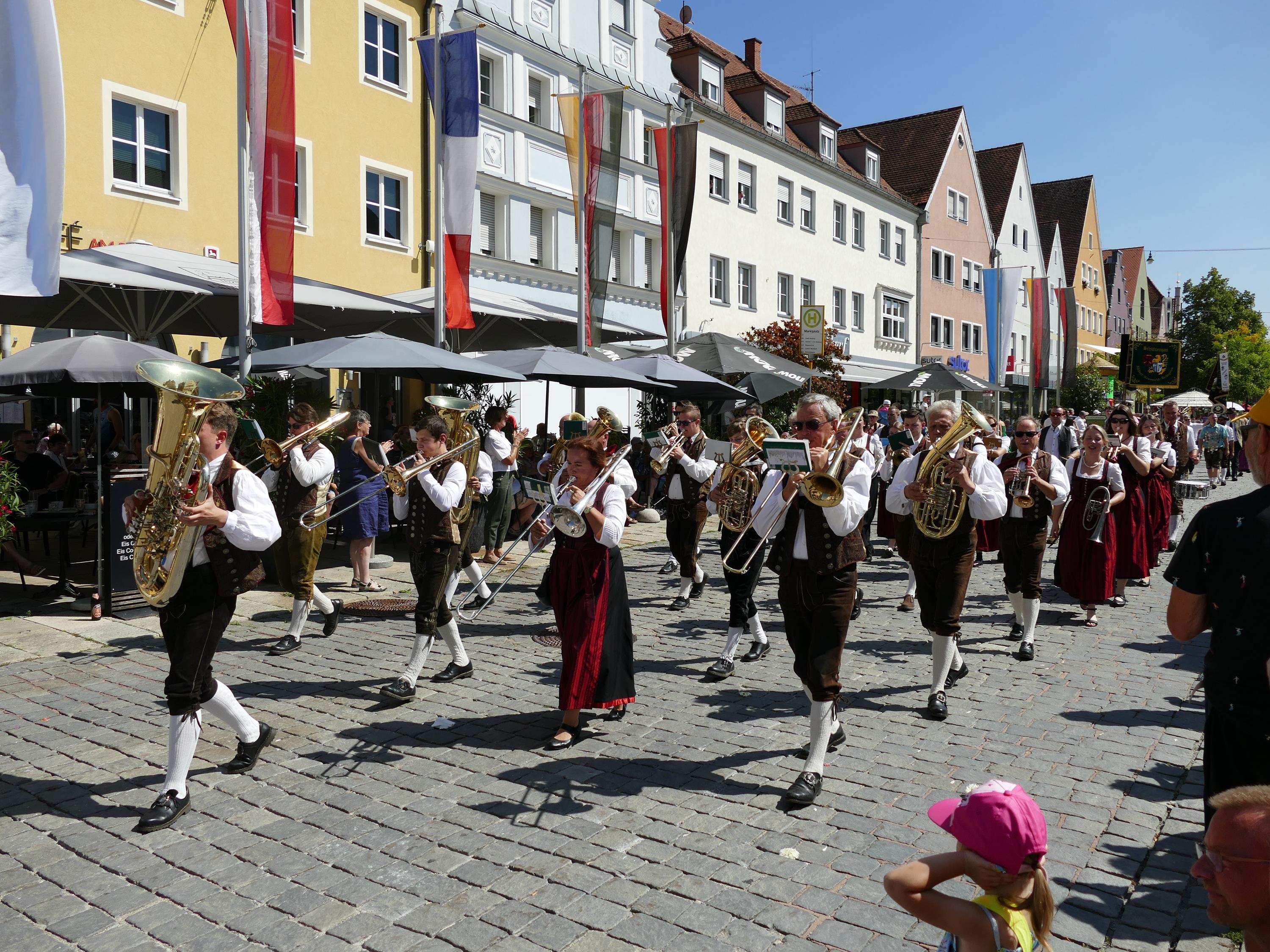 Impressionen Volksfestzug2025 (3)