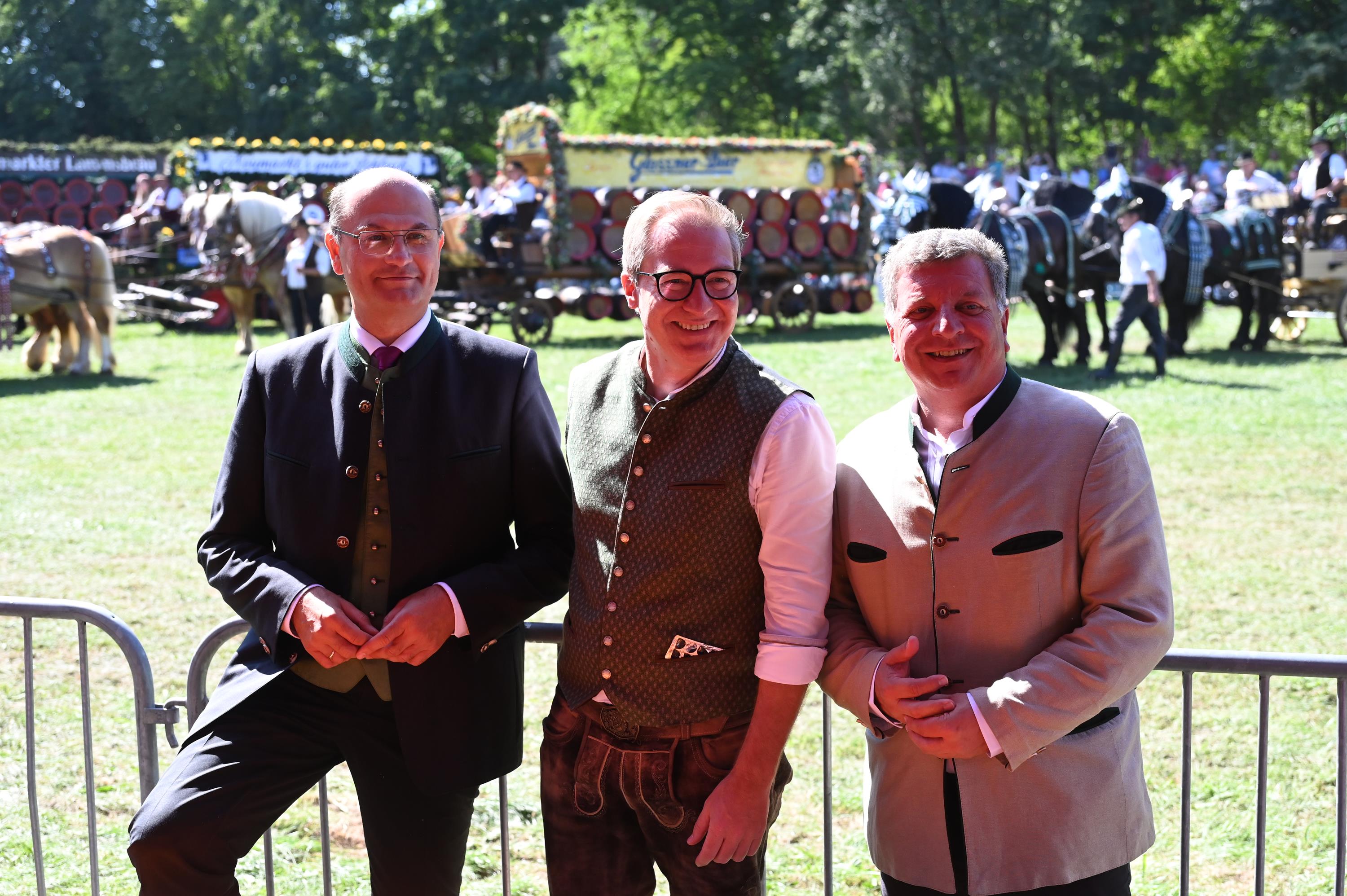Impressionen Pferde Und Fohlenschau JURA Volksfest25 Mandel (25)