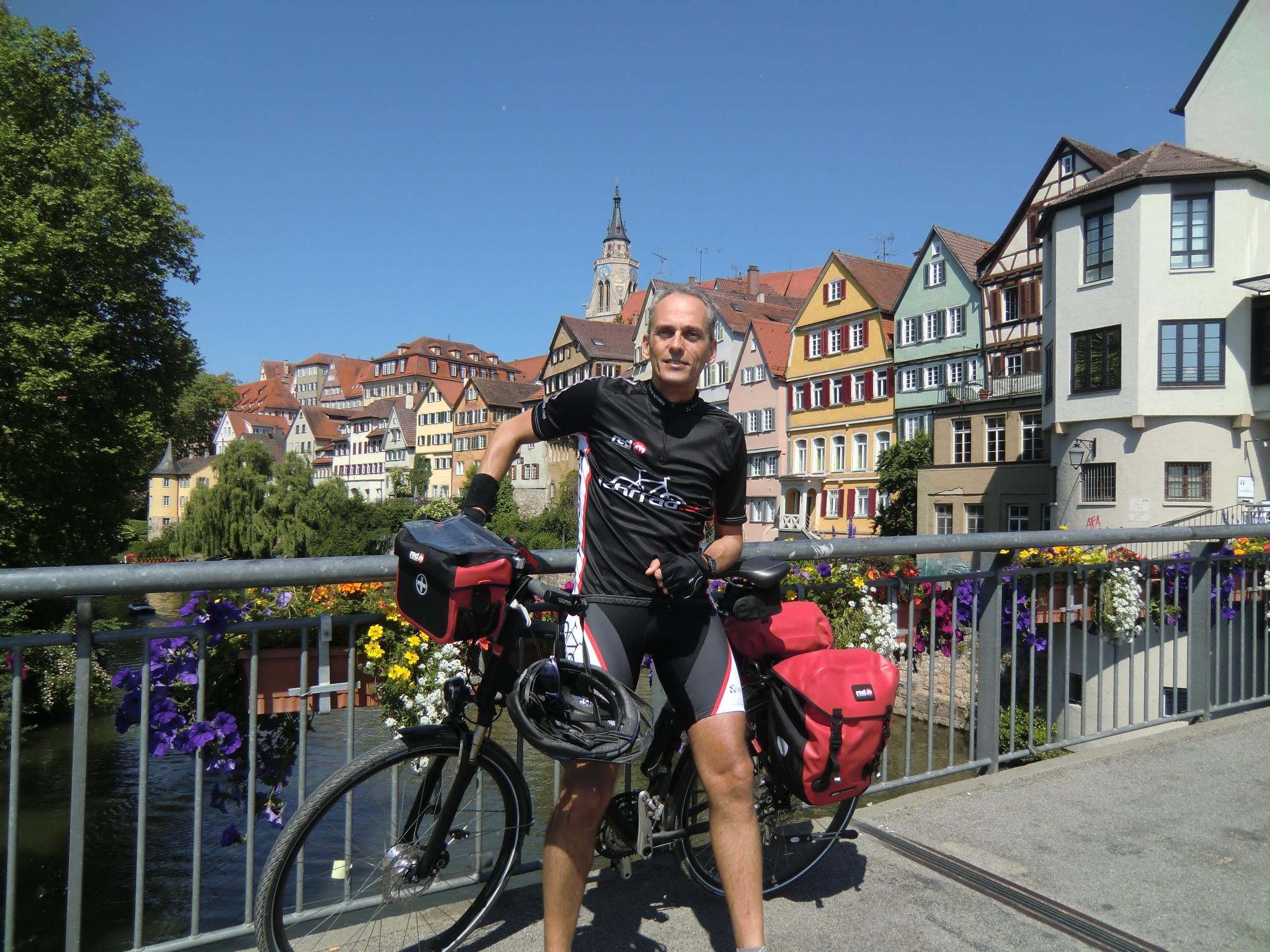 : Frank Herrmann macht auf seiner Fairen Biketour von Sylt nach Salzburg auch Station in Neumarkt. Fotoquelle: „Herrmann – Faire Biketour“: Frank Herrmann
