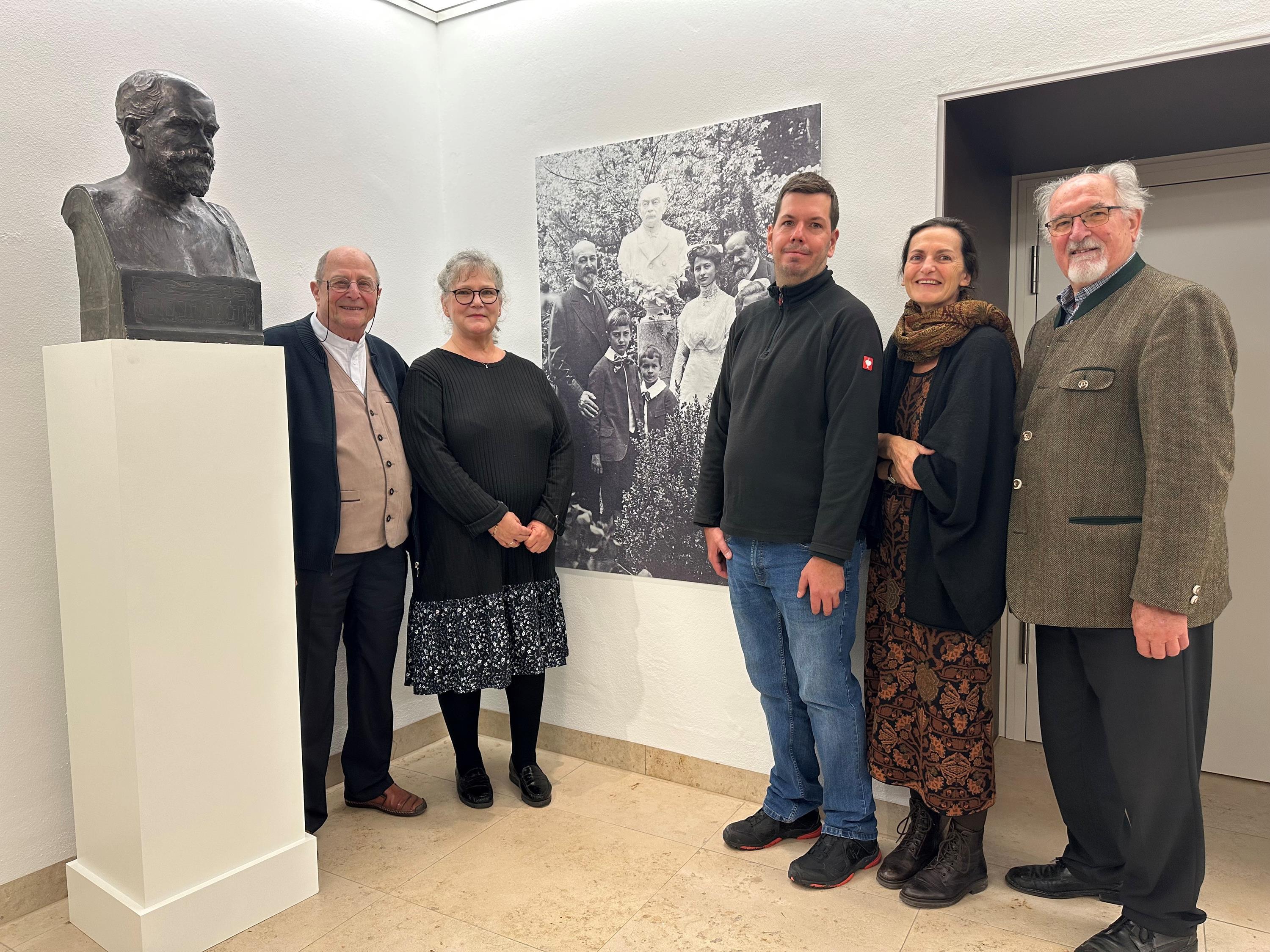 Dr. Fritz Schweninger war zu Gast im Stadtmuseum, um dort die Sonderausstellung über seinen Großvater zu besichtigen. Foto: Pöllmann