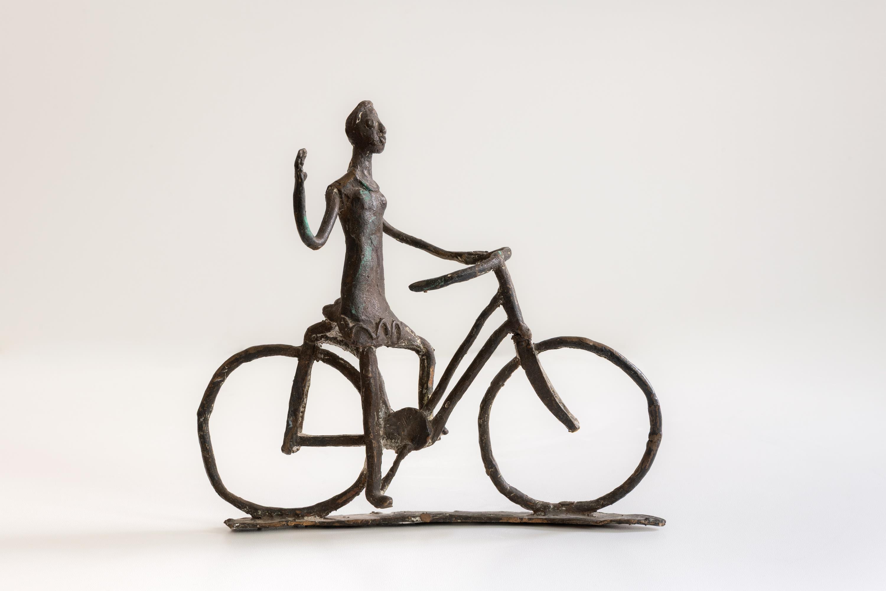 Die Skulptur Radlerin Foto: Andreas Pauly Leider haben wir keinen Alternativtext zu diesem Bild, aber wir arbeiten daran.