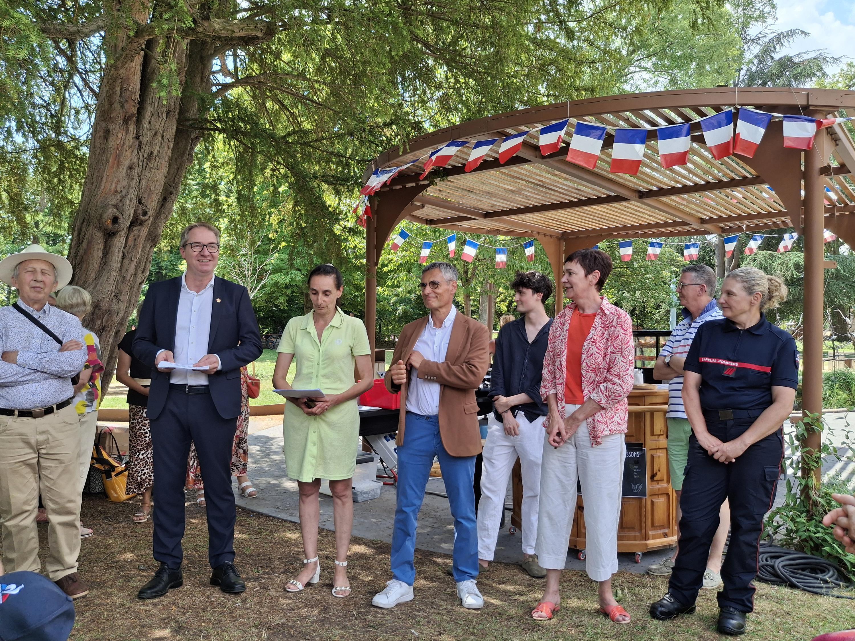 Leider haben wir keinen Alternativtext zu diesem Bild, aber wir arbeiten daran.