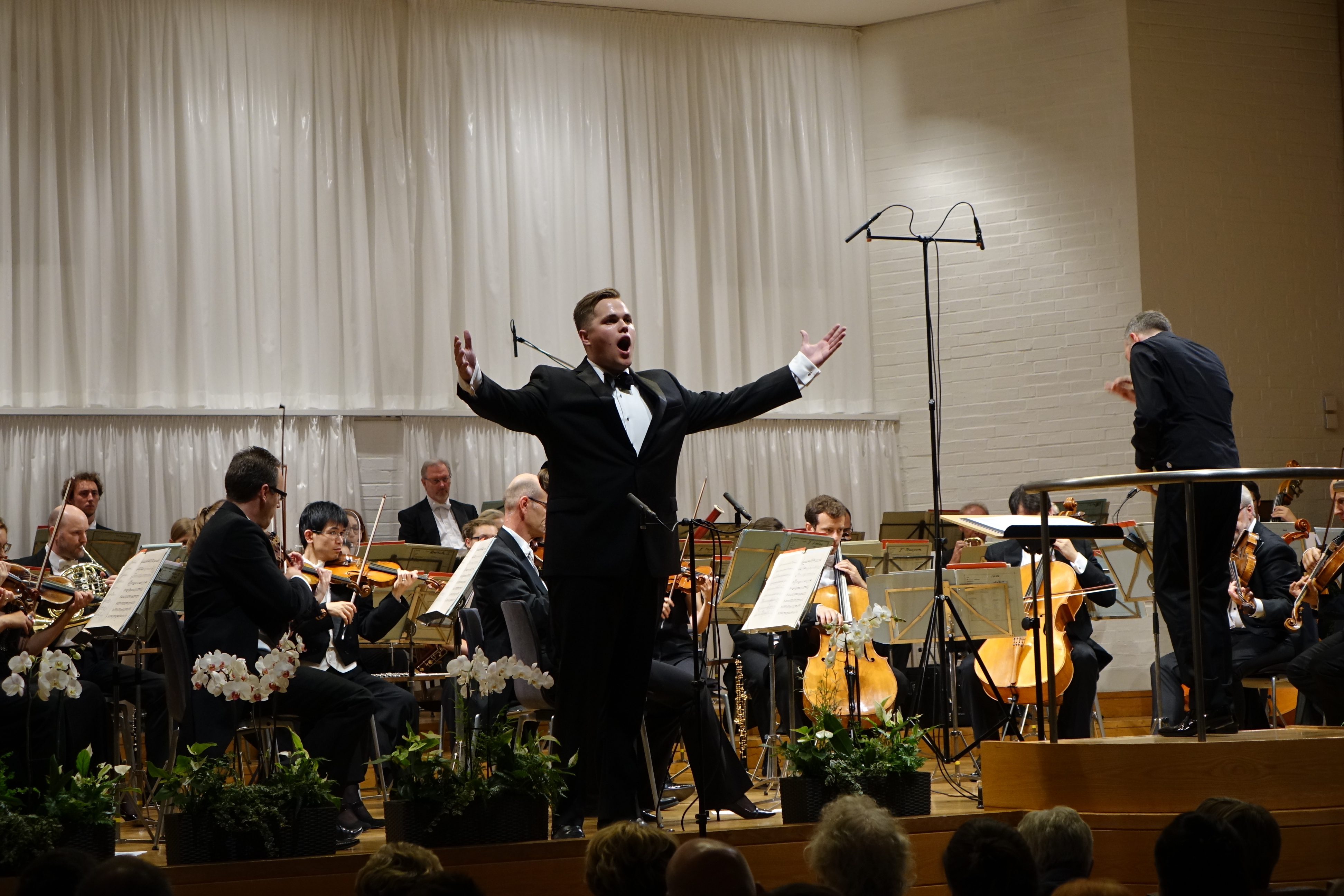 James Ley mit den Nürnberger Symphonikern 2017 Leider haben wir keinen Alternativtext zu diesem Bild, aber wir arbeiten daran.