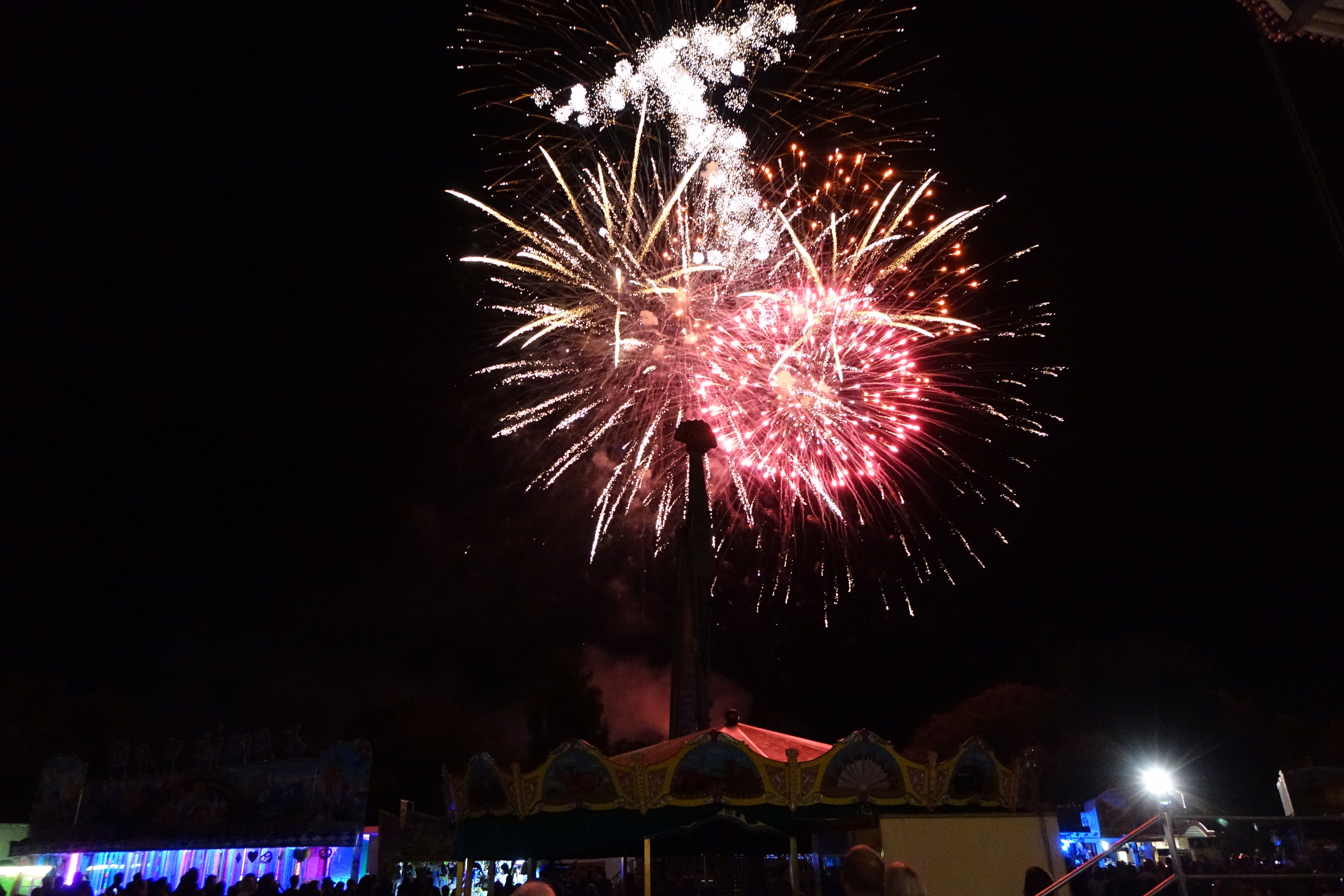 Schlussfeuerwerk, Foto: Dr. Franz Janka Leider haben wir keinen Alternativtext zu diesem Bild, aber wir arbeiten daran.