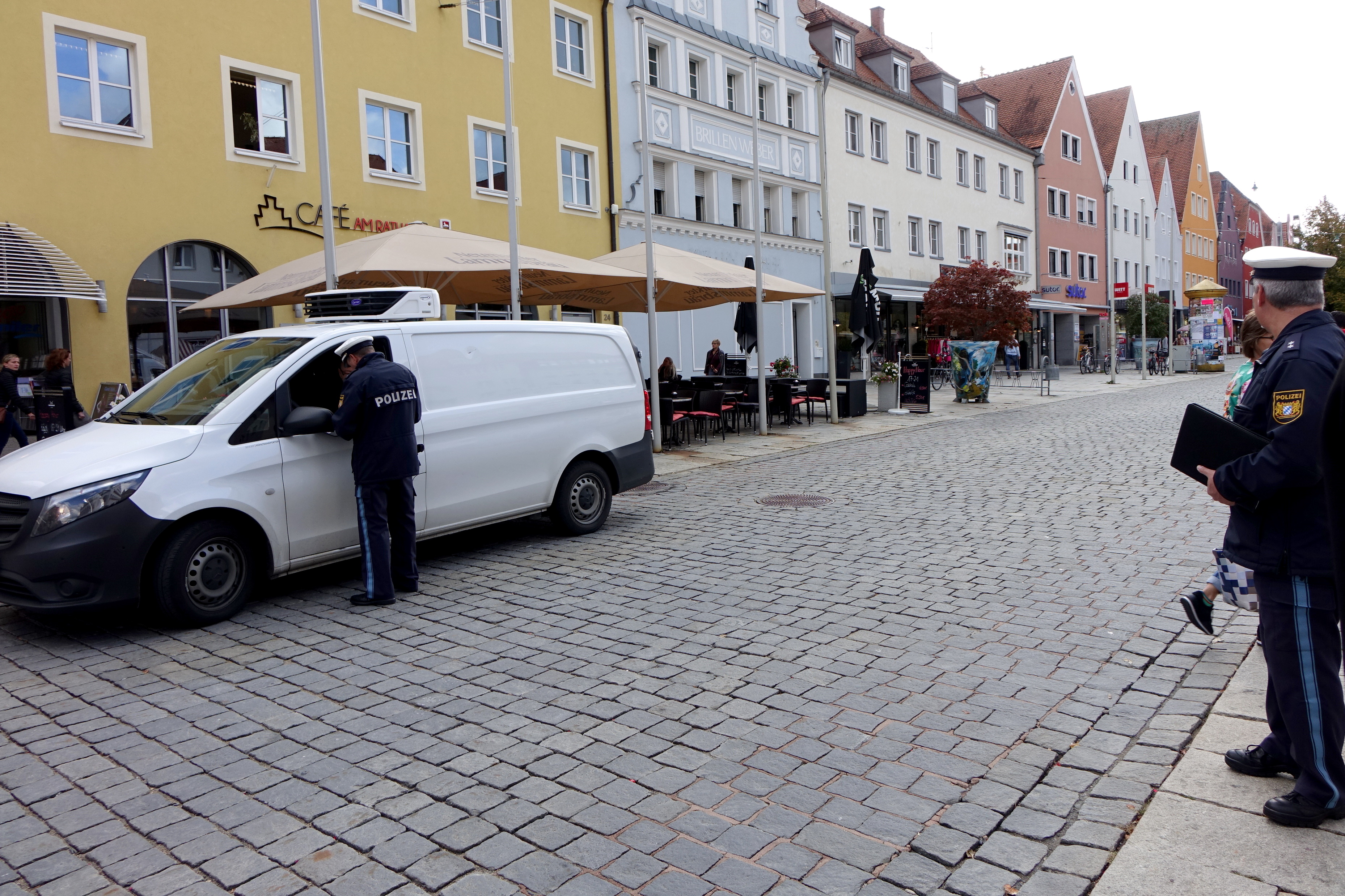 Durchfahrt verboten.JPG Leider haben wir keinen Alternativtext zu diesem Bild, aber wir arbeiten daran.