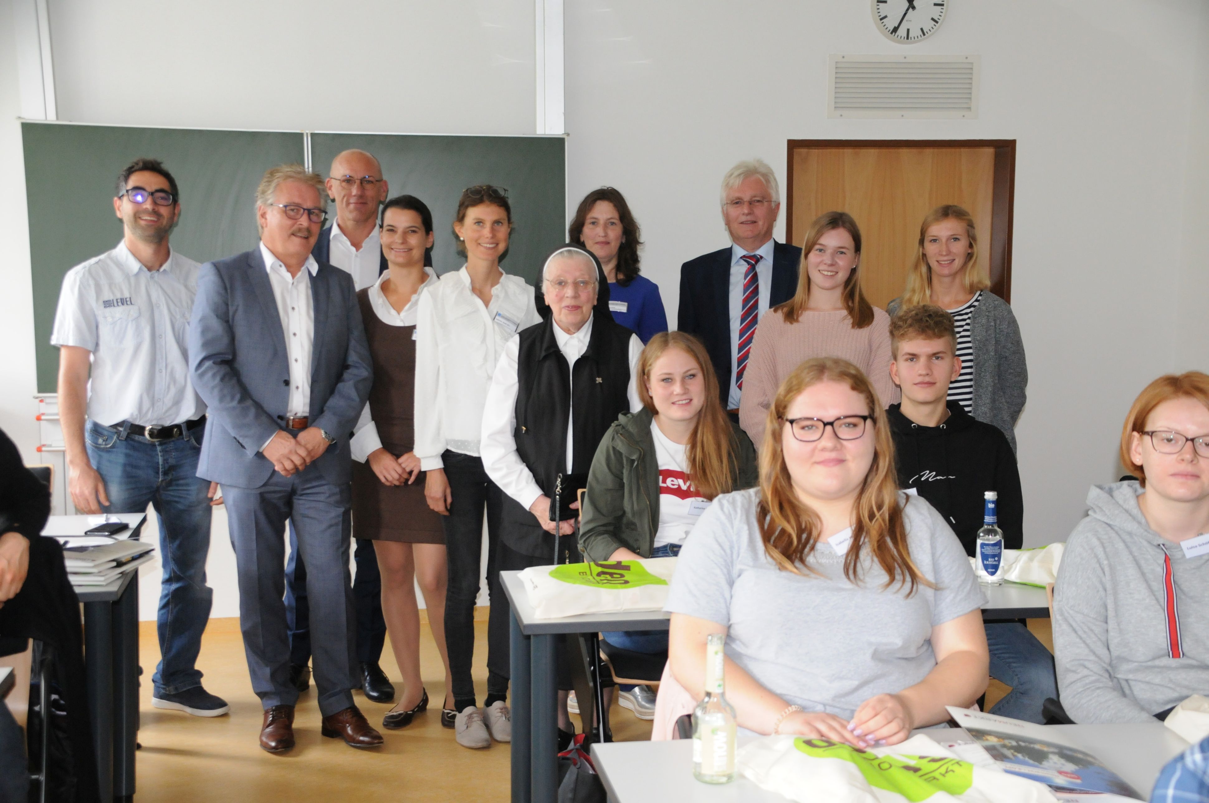 Begrüßung der Studienanfänger.jpg Leider haben wir keinen Alternativtext zu diesem Bild, aber wir arbeiten daran.