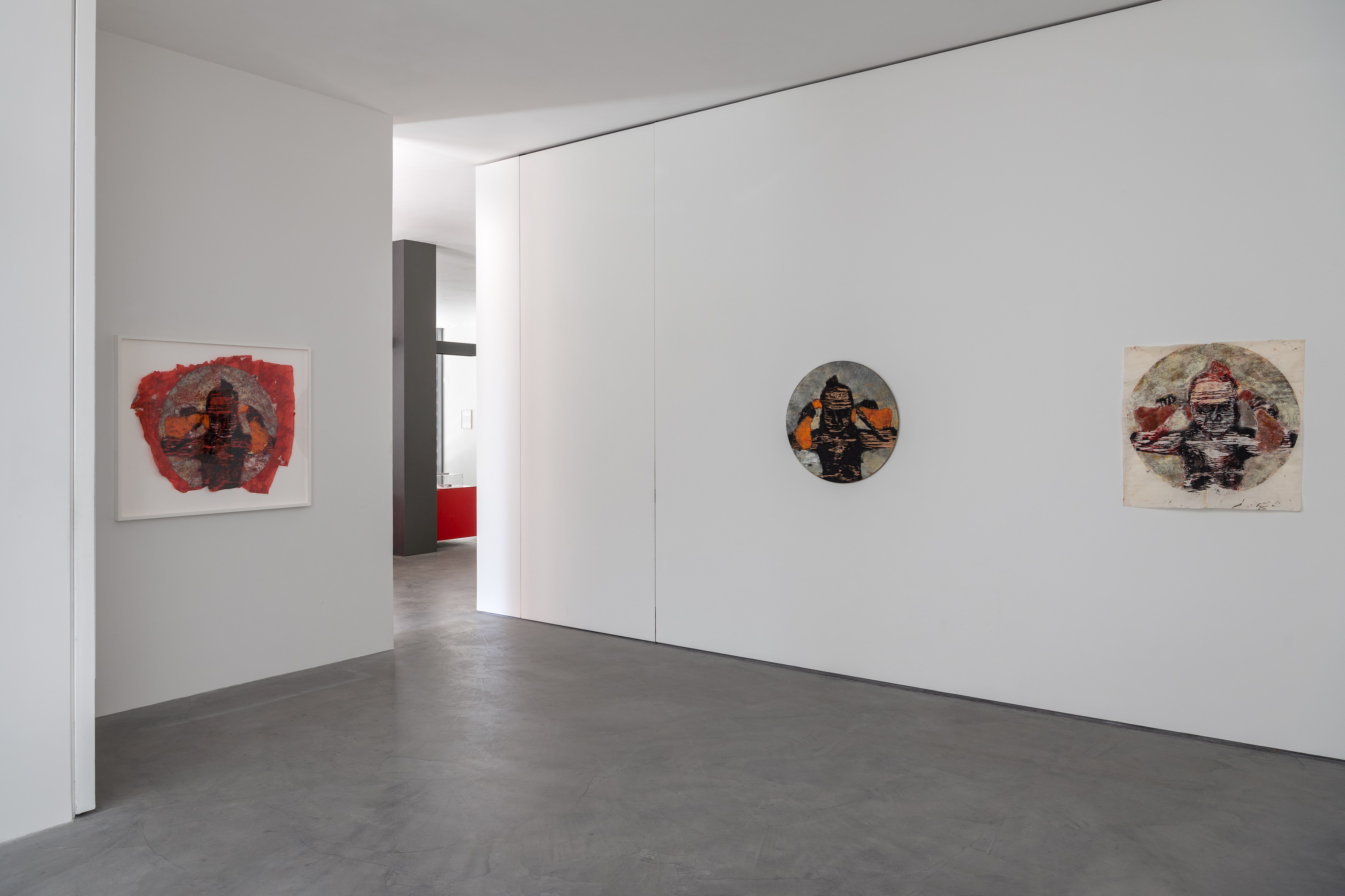 Ausstellungsansicht zu ROTE WATTE im Museum Lothar Fischer. Foto: Andreas Pauly Leider haben wir keinen Alternativtext zu diesem Bild, aber wir arbeiten daran.