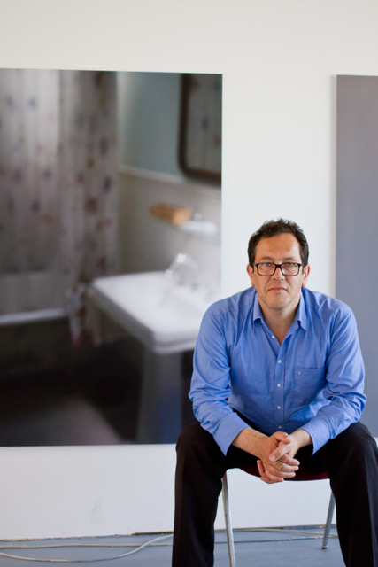 Martin Streit, Atelier Köln, Foto: Konstantin Adenauer, 2014
(Hintergrundbild) Waschbecken, New York 2014, Camera Obscura, Pigmentdruck auf Alu-Dibond Leider haben wir keinen Alternativtext zu diesem Bild, aber wir arbeiten daran.