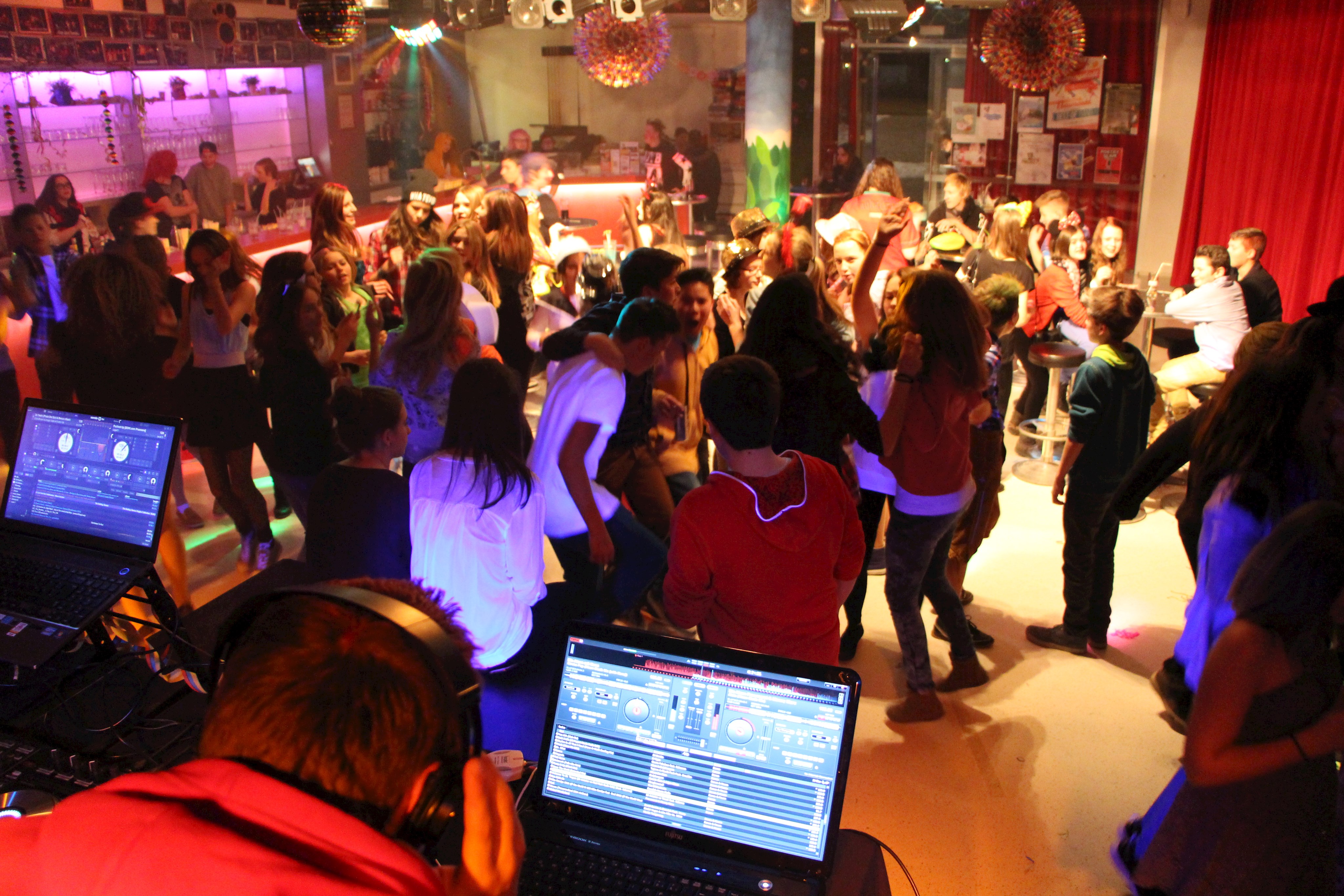 2015.02.13_G6-Party_Fasching (70).jpg Leider haben wir keinen Alternativtext zu diesem Bild, aber wir arbeiten daran.