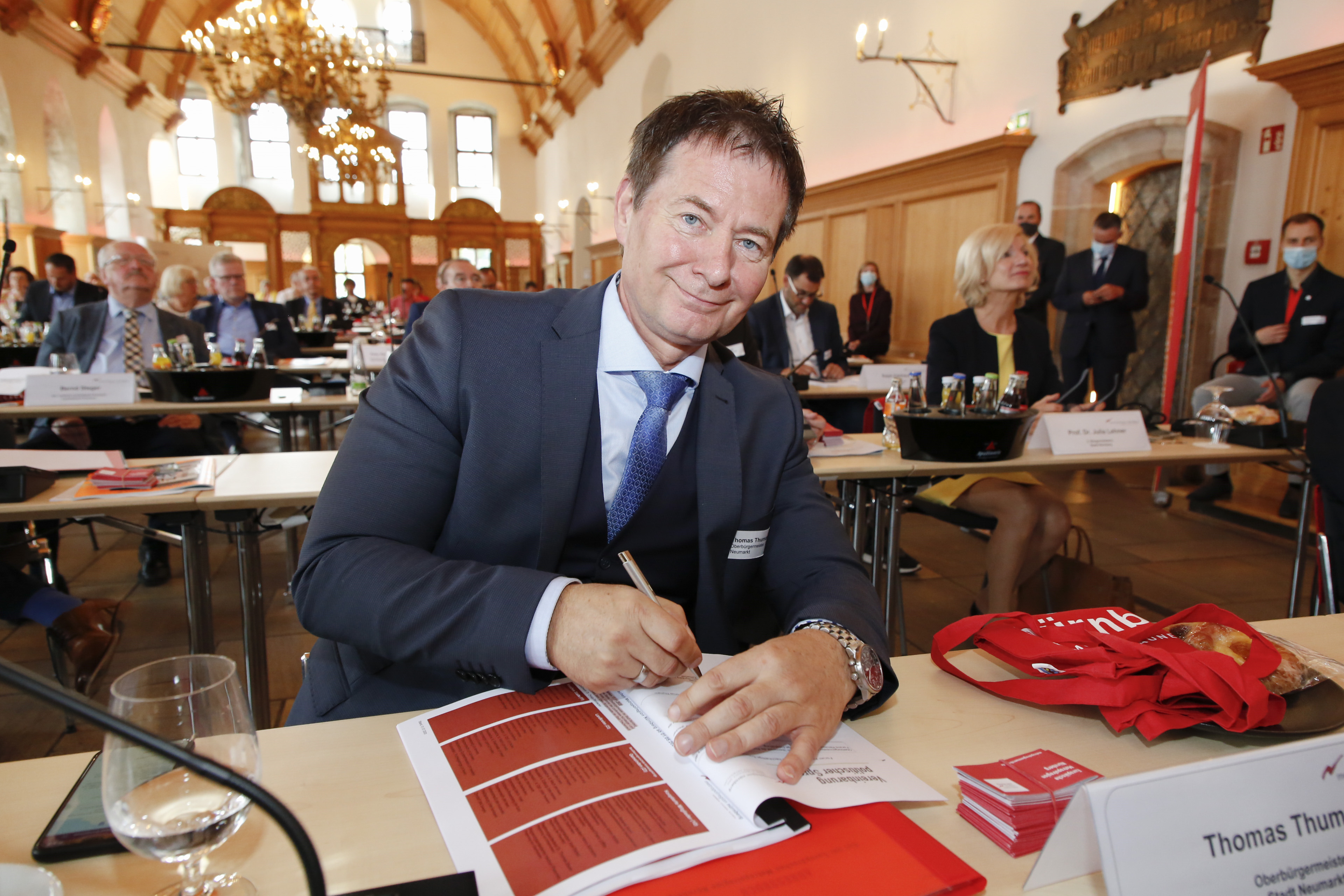 200717_Oberbürgermeister_Thomas_Thumann_metropolregion-nuernberg_36.Ratssitzung Foto Giulia Iannicelli (3).jpg Leider haben wir keinen Alternativtext zu diesem Bild, aber wir arbeiten daran.
