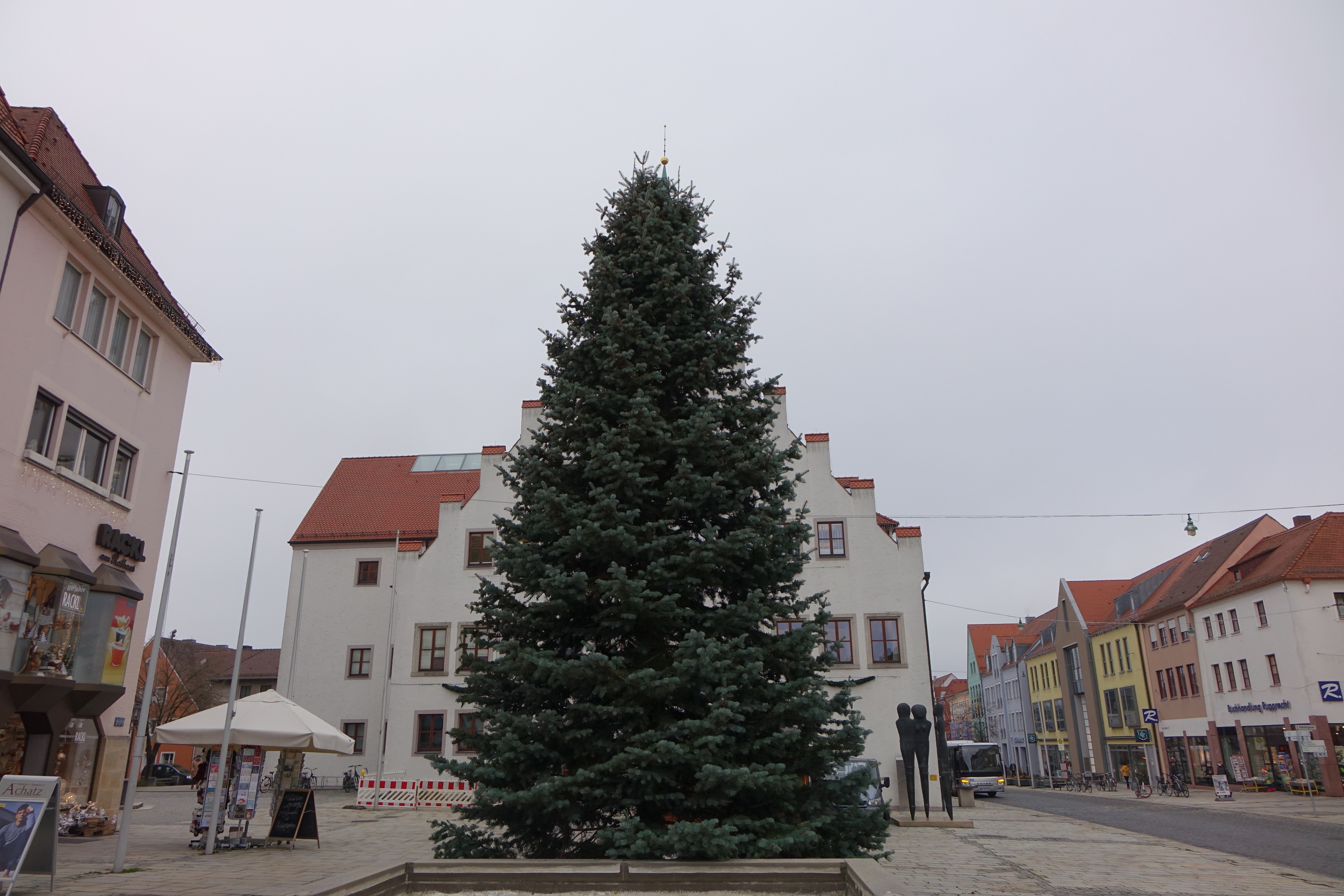 Weihnachten kann kommen - Fotos: Martina Hösch/Stadt Neumarkt Leider haben wir keinen Alternativtext zu diesem Bild, aber wir arbeiten daran.