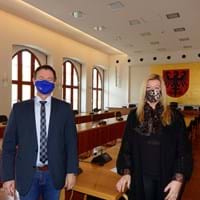 ÓB Thumann und Sonja Lautenschlager im Sitzungssaal.jpg