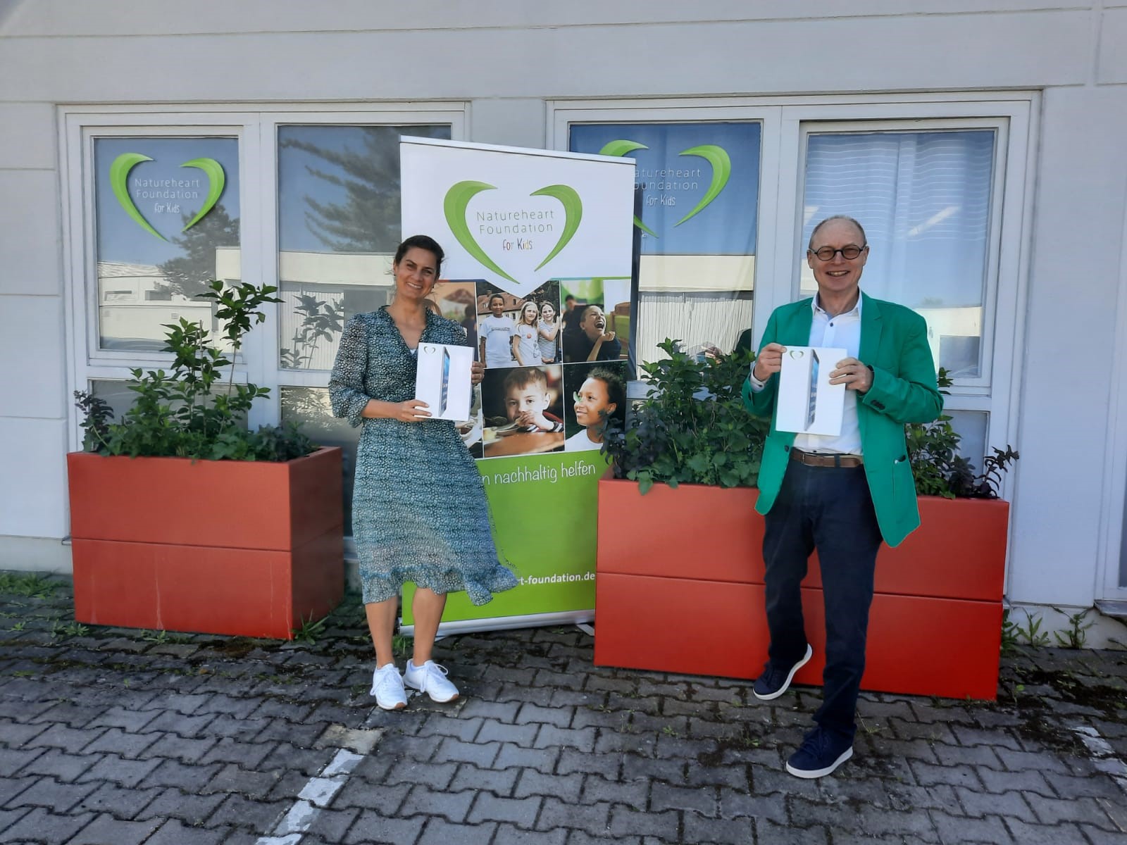 Leider haben wir keinen Alternativtext zu diesem Bild, aber wir arbeiten daran.