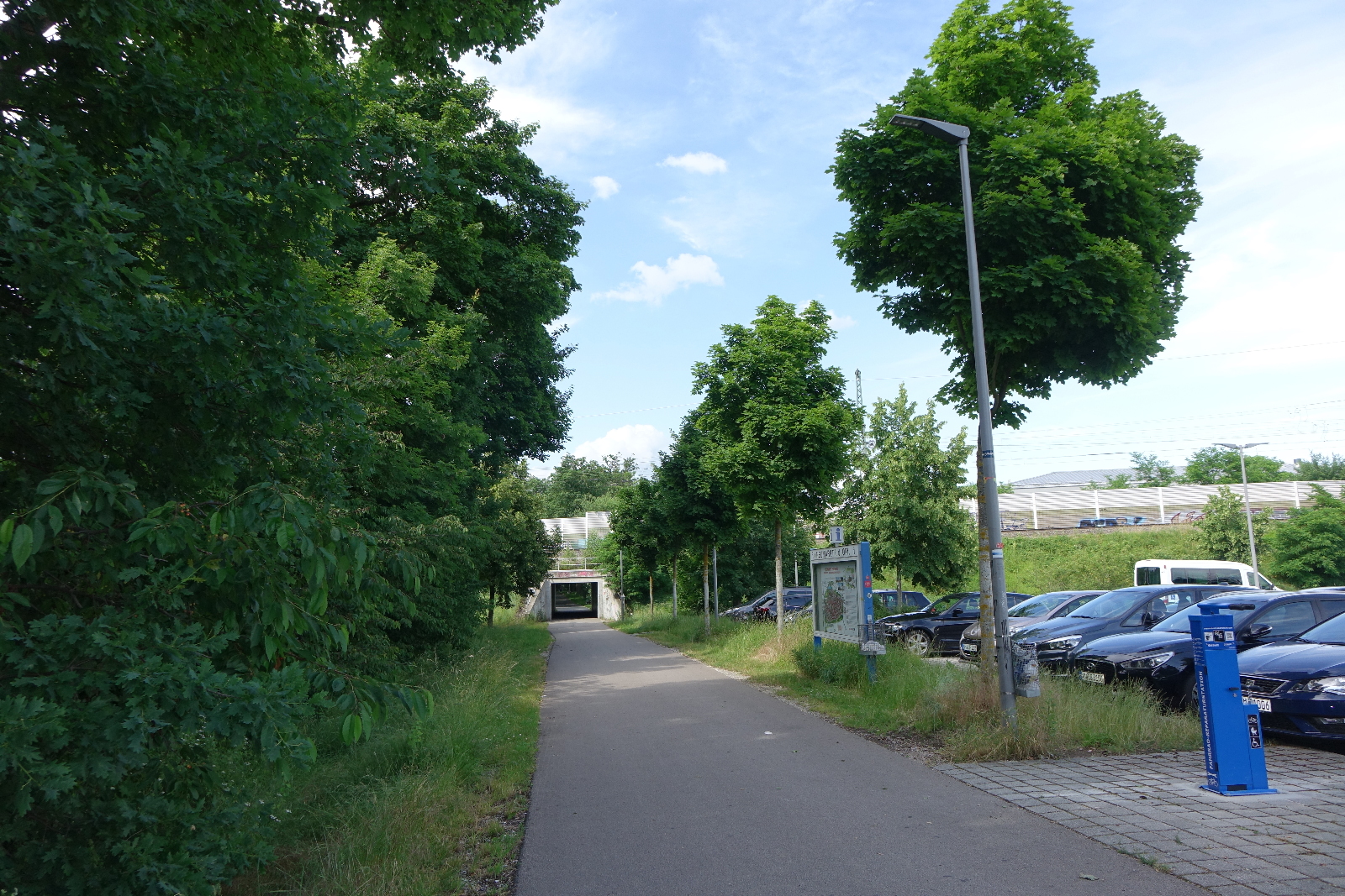 Bild: Service-Station steht an der Mistelbacher Allee, Foto: Dr. Franz Janka/Stadt Neumarkt Leider haben wir keinen Alternativtext zu diesem Bild, aber wir arbeiten daran.