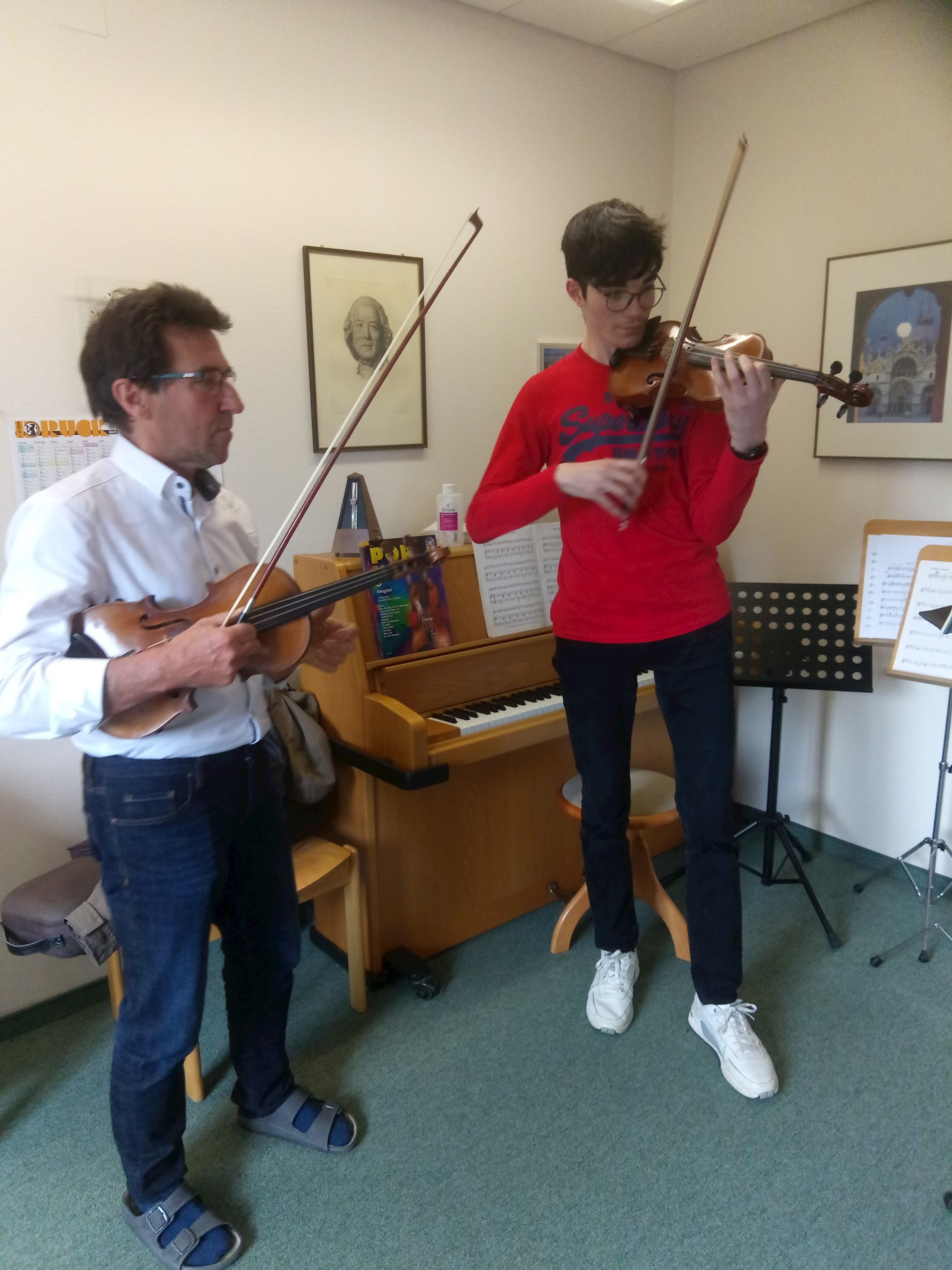 Violine (4).jpg Leider haben wir keinen Alternativtext zu diesem Bild, aber wir arbeiten daran.