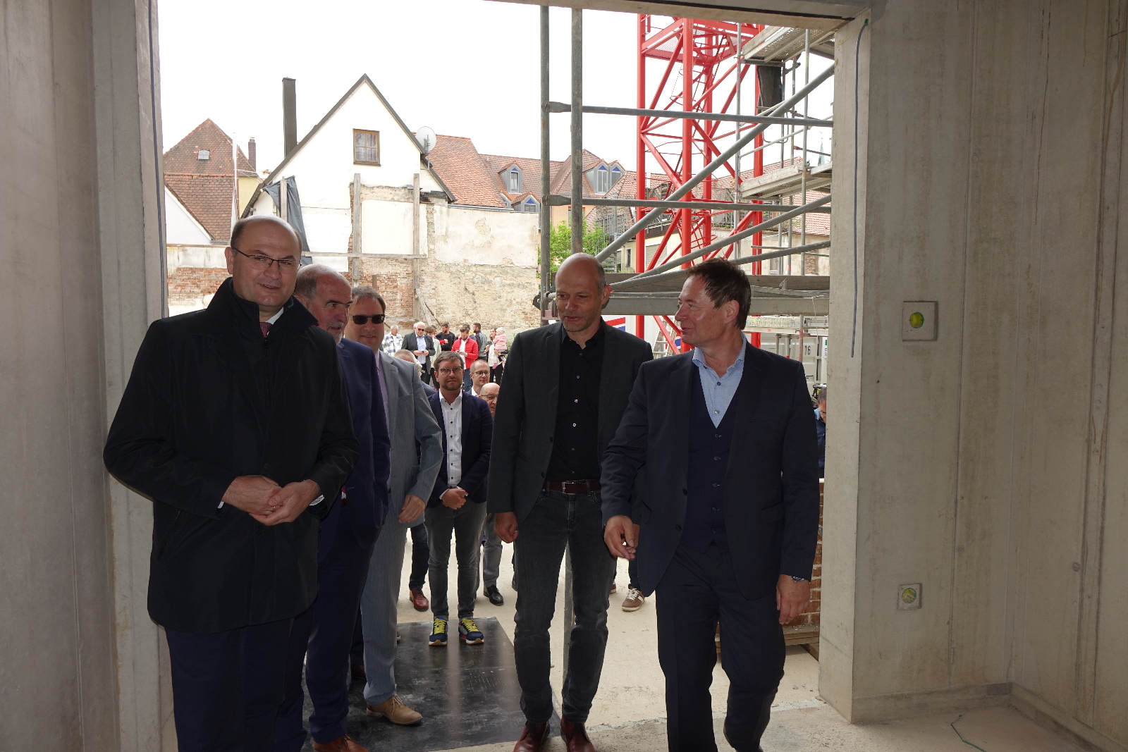 Leider haben wir keinen Alternativtext zu diesem Bild, aber wir arbeiten daran.