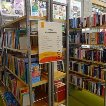 Aktueller Bücherflohmarkt.JPG
