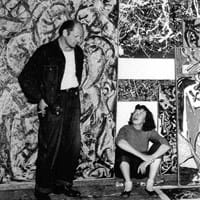 Jackson Pollock und Lee Krasner Pollock in Jackson Pollocks Studio, Springs, East Hampton, NY, 1950 - Foto Lawrence Larkin for the New Yorker.jpg
