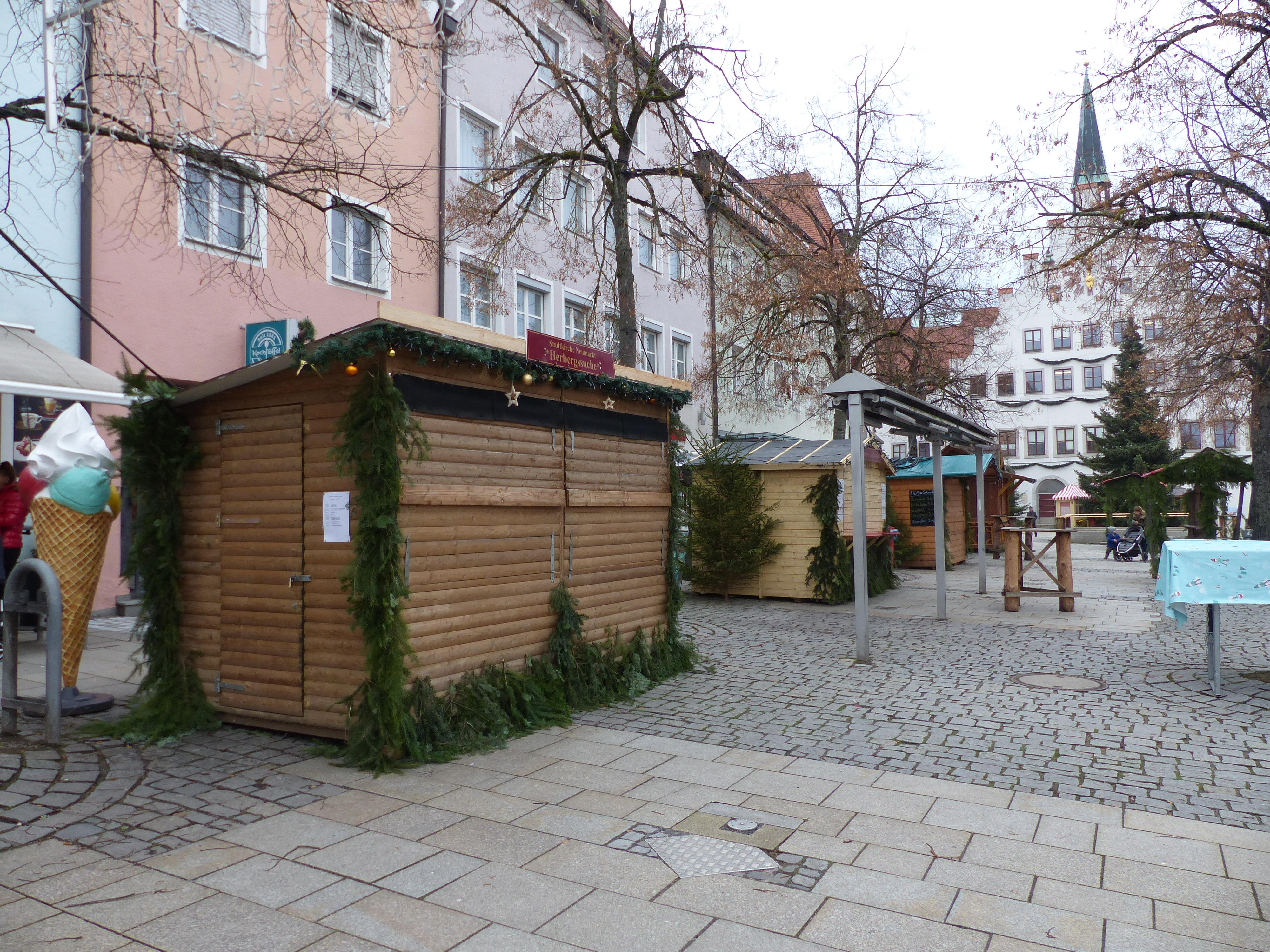 Interkultur ist Teil der Sozialen Hütte auf dem Neumarkter Weihnachtsmarkt