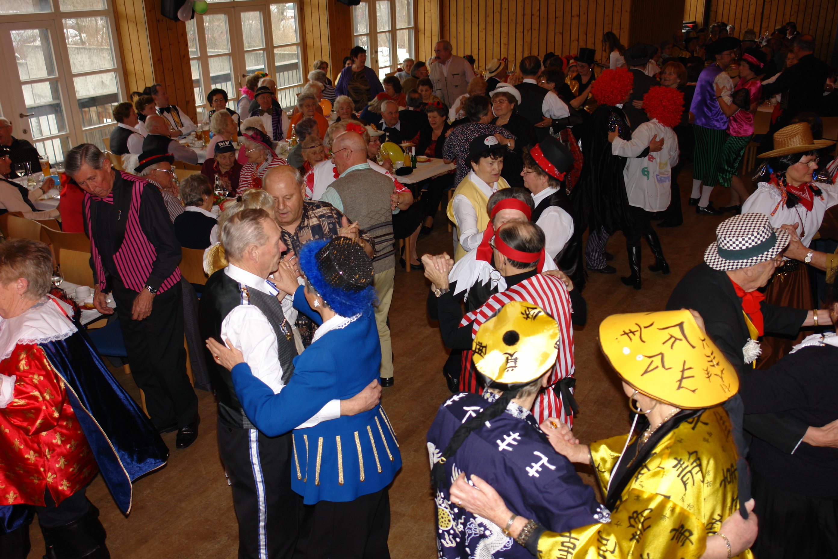 Der Kartenvorverkauf für den 22. Seniorenfaschingsball der Stadt läuft
