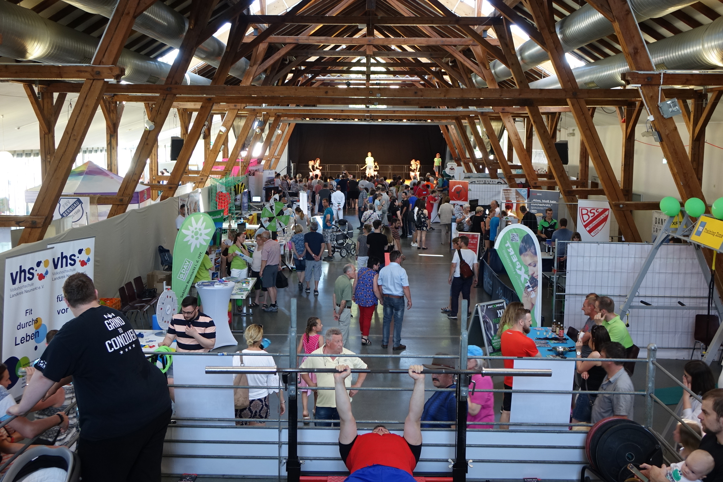 Aussteller und Teilnehmer für die Sportausstellung beim Neumarkter Frühlingsfest 2023 können sich noch bewerben  Stadt verlängert Anmeldefrist bis 31. Januar 2023
