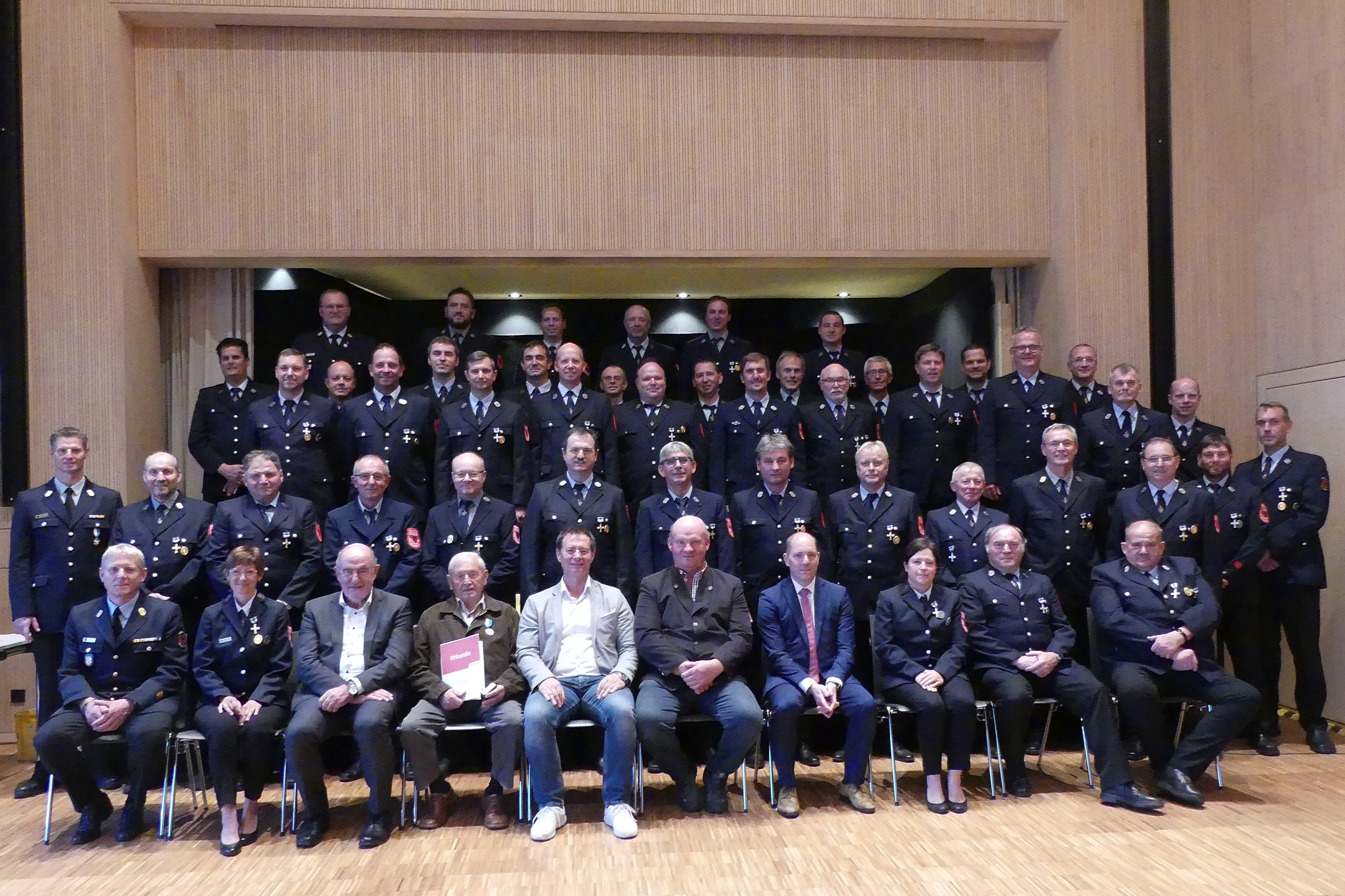 57 Feuerwehrkräfte aus dem Stadtgebiet geehrt