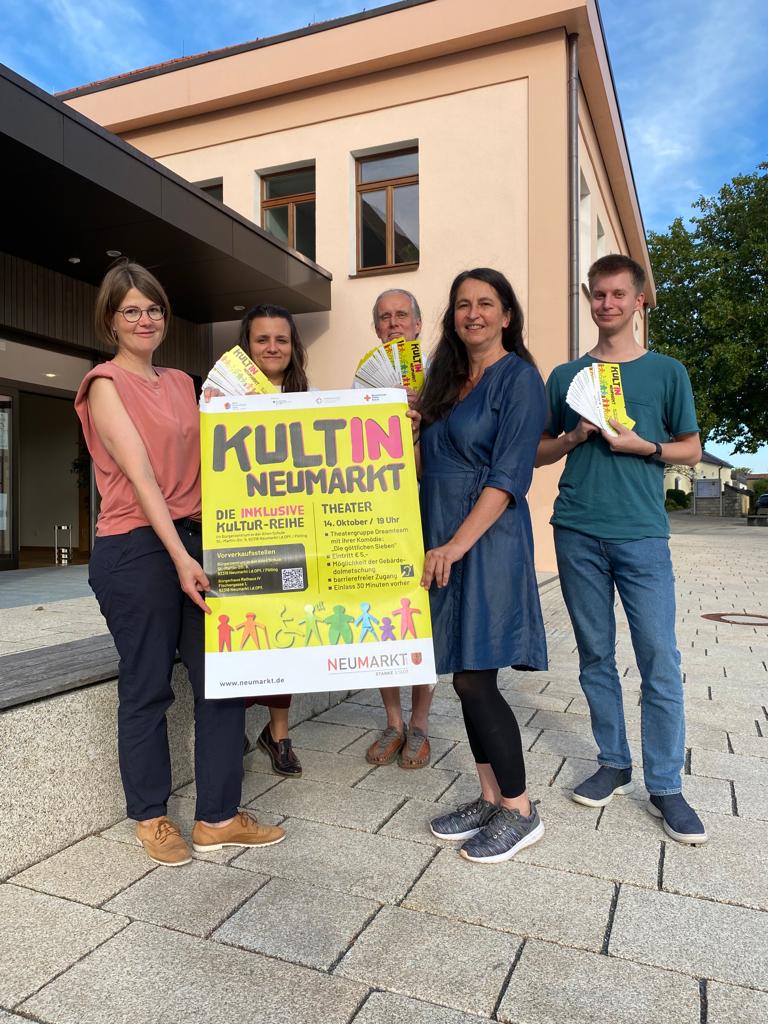 Theater Dreamteam rettet im BÜZ die Welt
