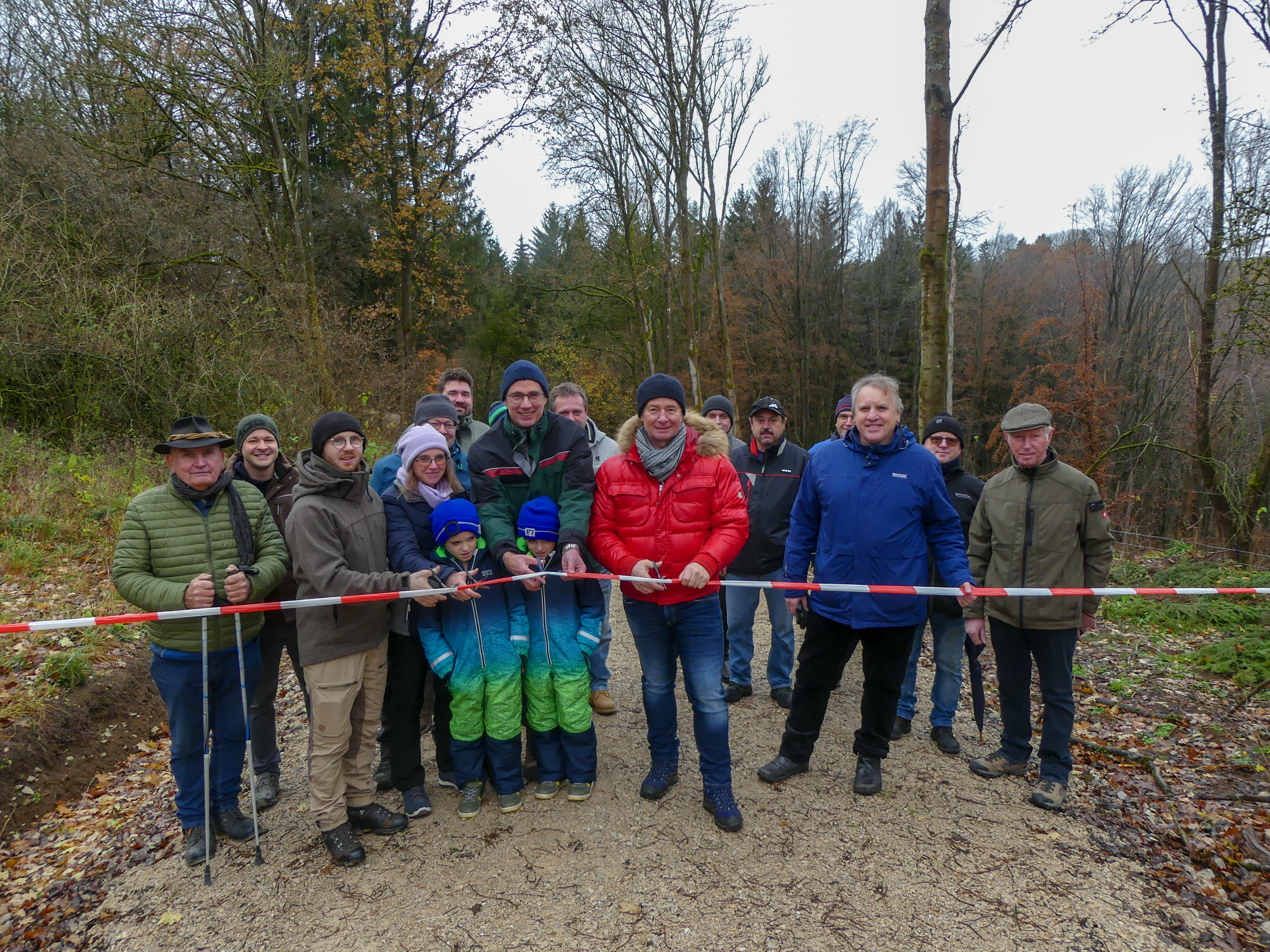 Feierliche Einweihung des Forstwegs „Mittelbauerbrunnenweg“ bei Pelchenhofen