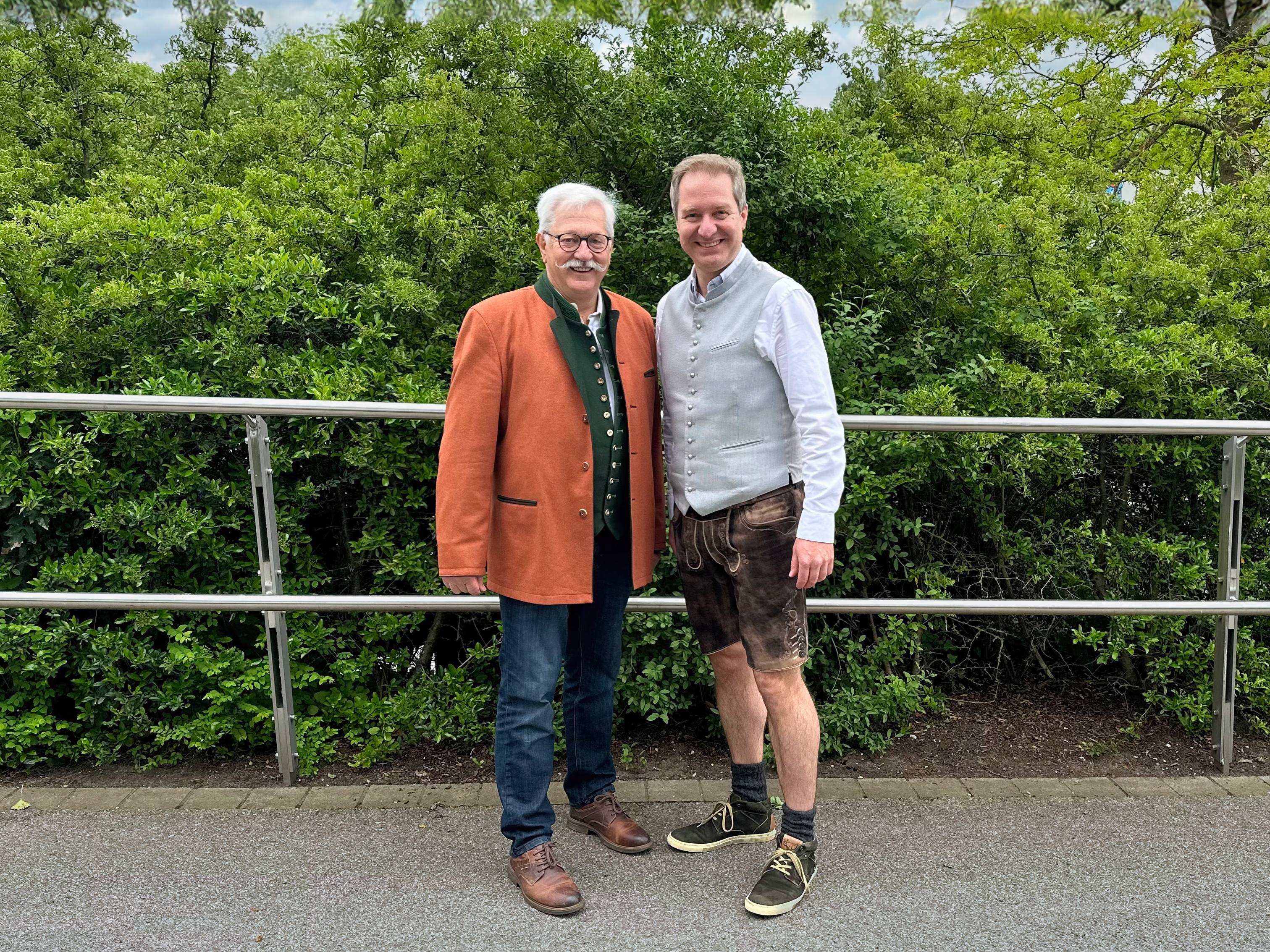 Leider haben wir keinen Alternativtext zu diesem Bild, aber wir arbeiten daran.